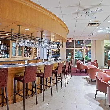 Holiday Inn Vancouver Downtown&Suites 